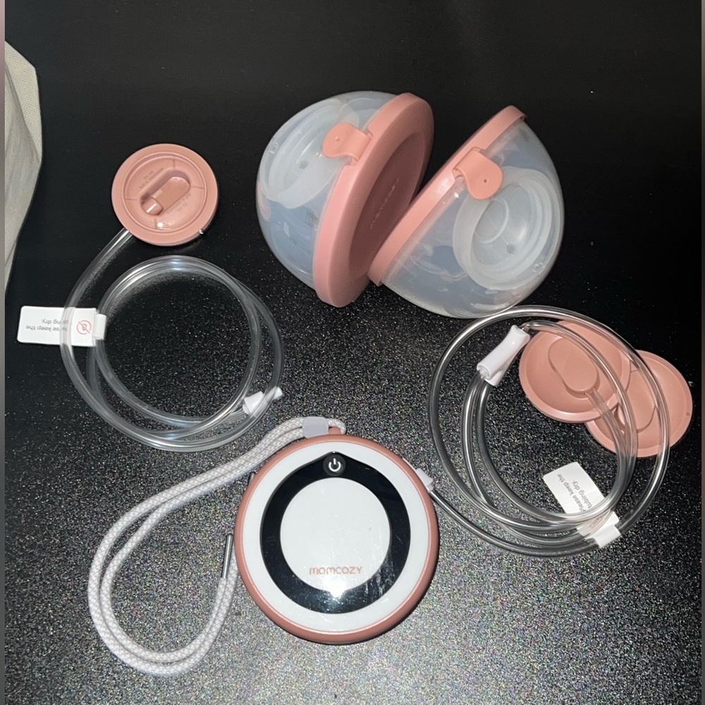 Momcozy V1 PRO portable breast pump